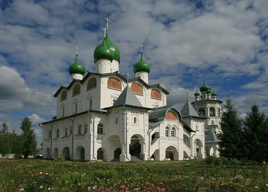 Николо Вяжищский монастырь осень