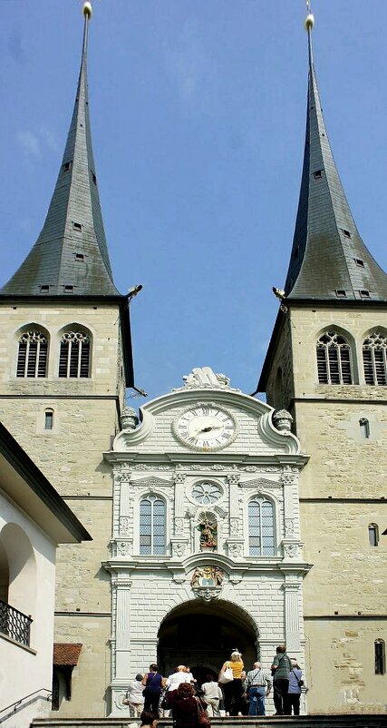 Коллегиальная и приходская церковь Святого Леодегарда при Дворе, также Хофкирхе - Елена Павлова (Смолова)