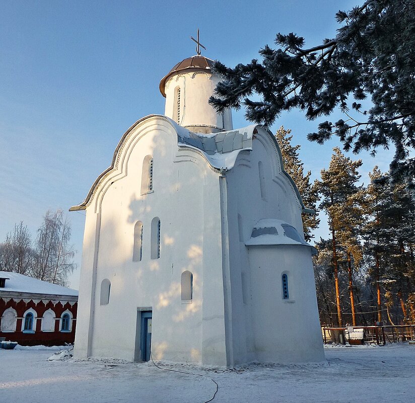 Храм Рождества Богородицы на Перыни - Лидия Бусурина