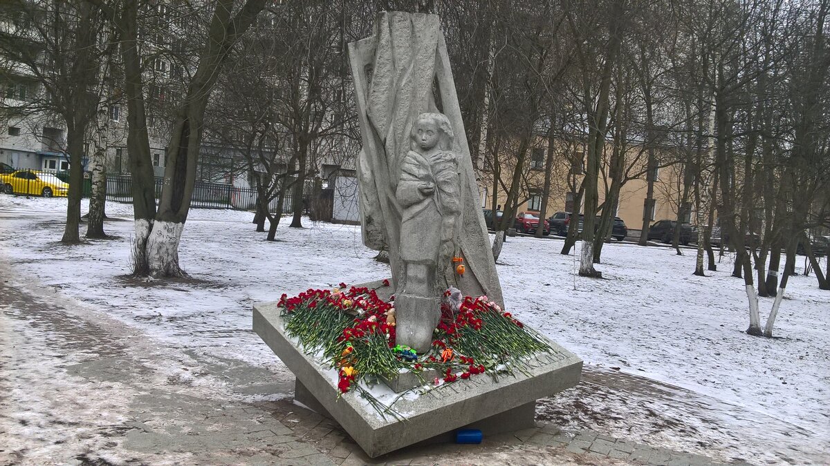 Памятник Детям Блокады - Митя Дмитрий Митя