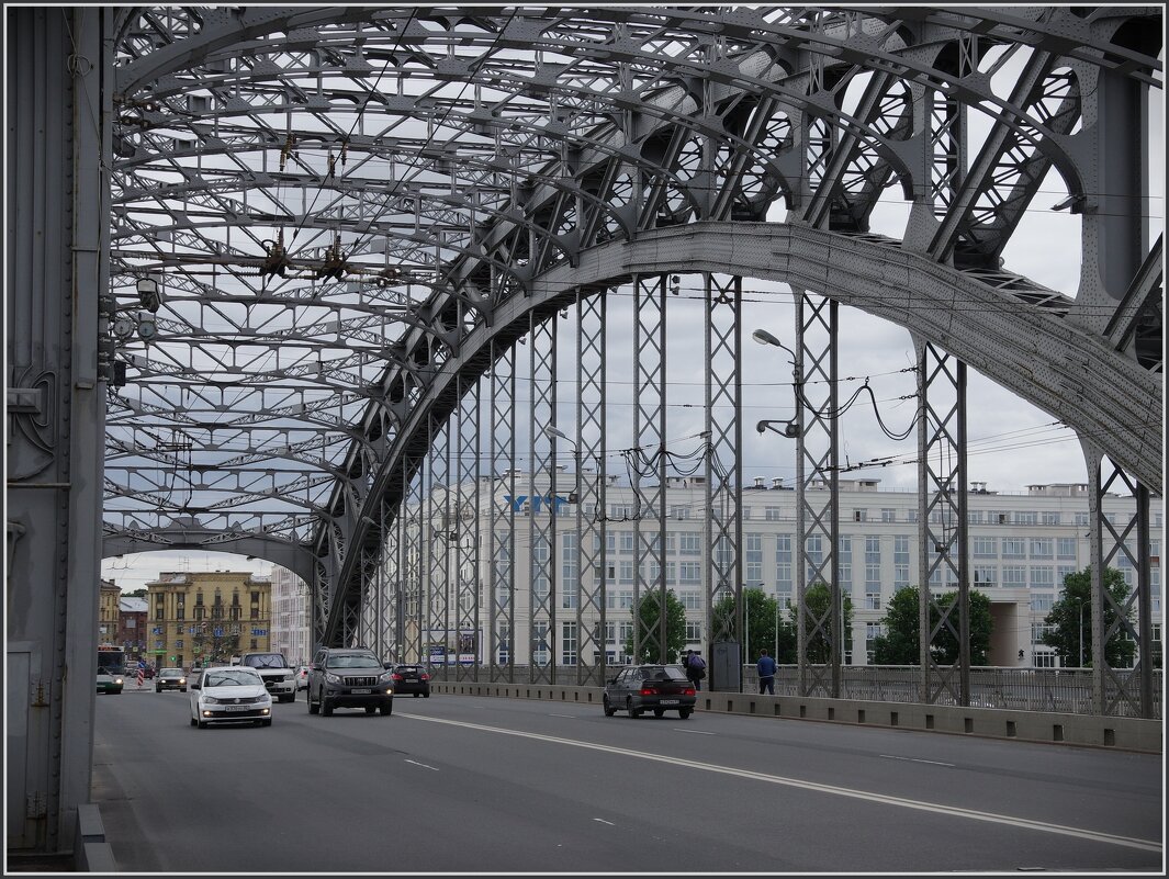 На Большеохтинском мосту... - Николай Панов