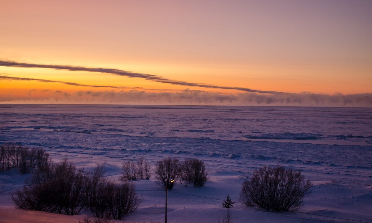 Белое море замерзает-испарение на горизонте - Елена Кордумова
