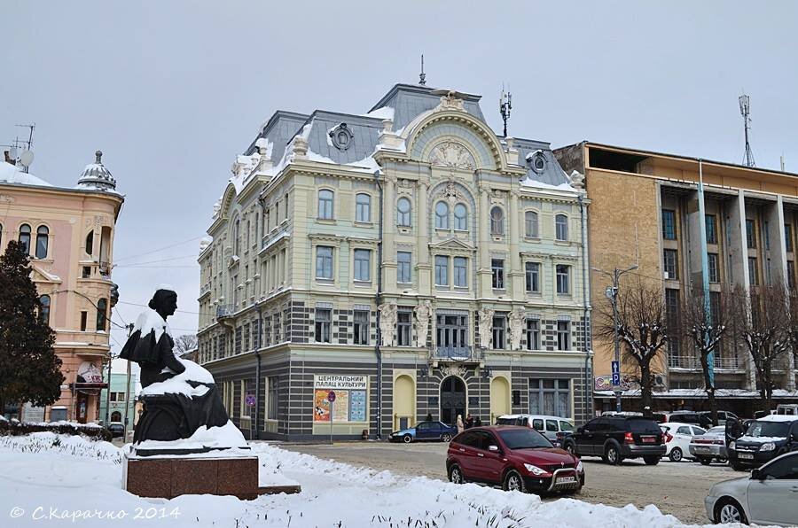 Чернівці. Театральна площа - Степан Карачко