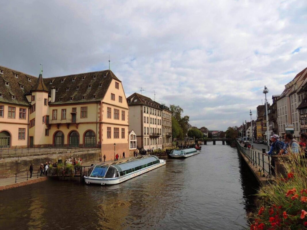 Страсбург. река Иль приток Рейна - Гала 