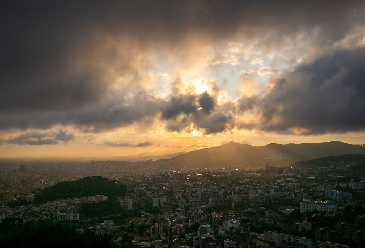 Закат над Барселоной - Алекс Римский