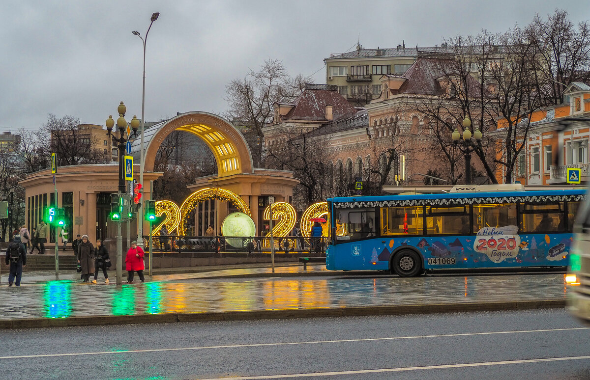 Уголок Москвы - юрий поляков