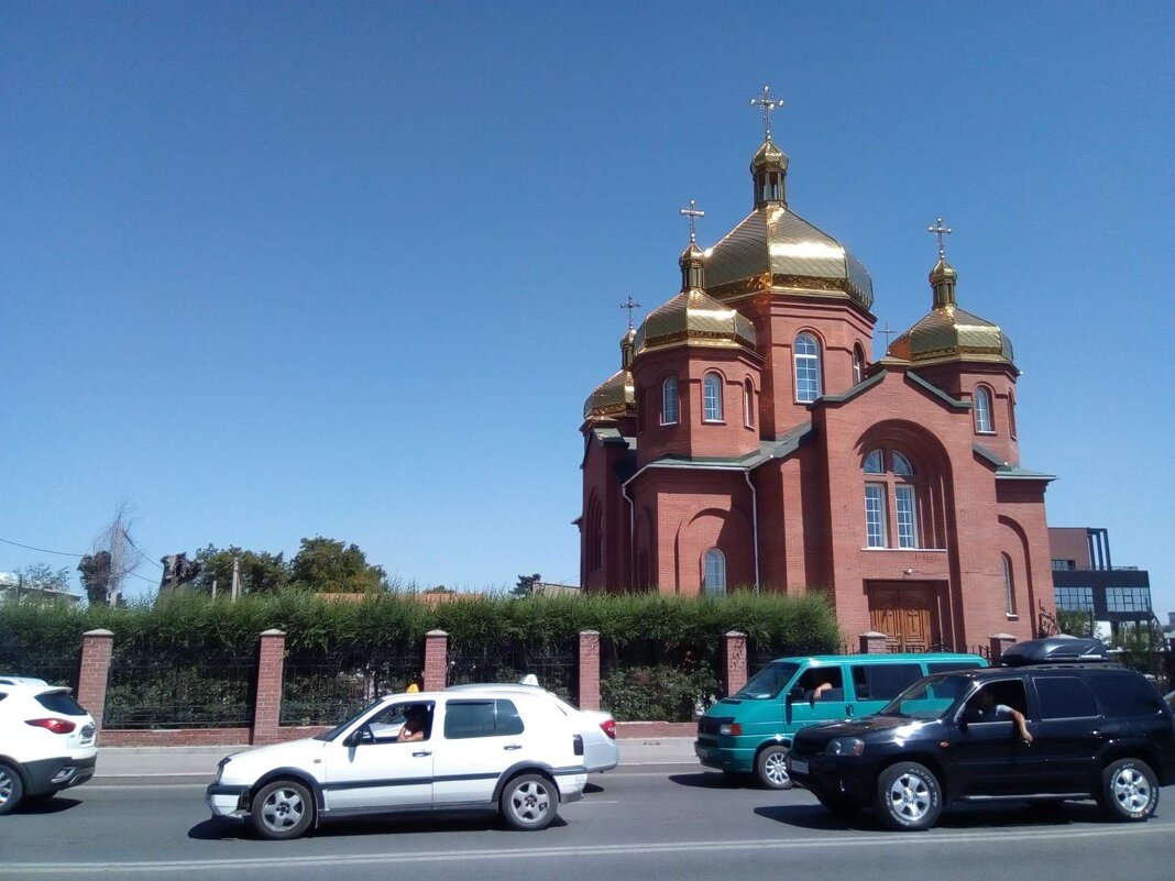 Автомобили,буквально все заполонили. - Георгиевич 