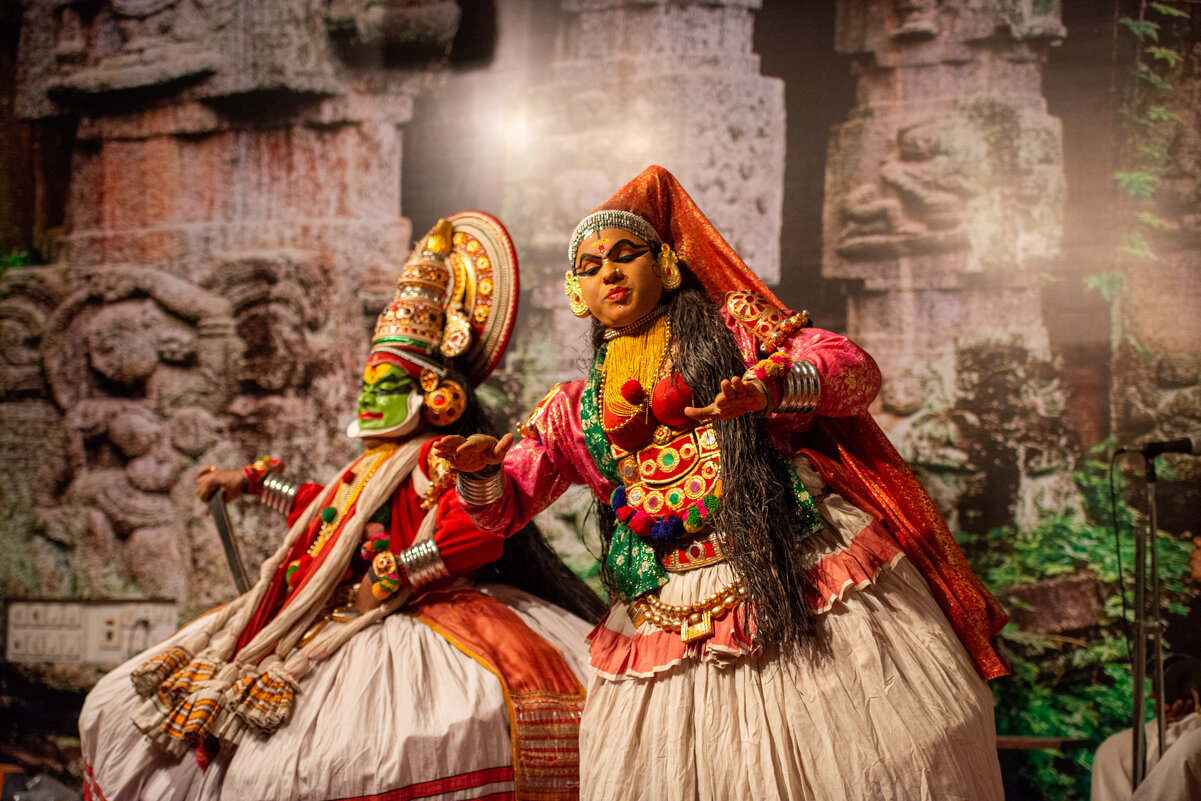Индия, Керала, актеры в костюмах древних персонажей в театре - Ольга 