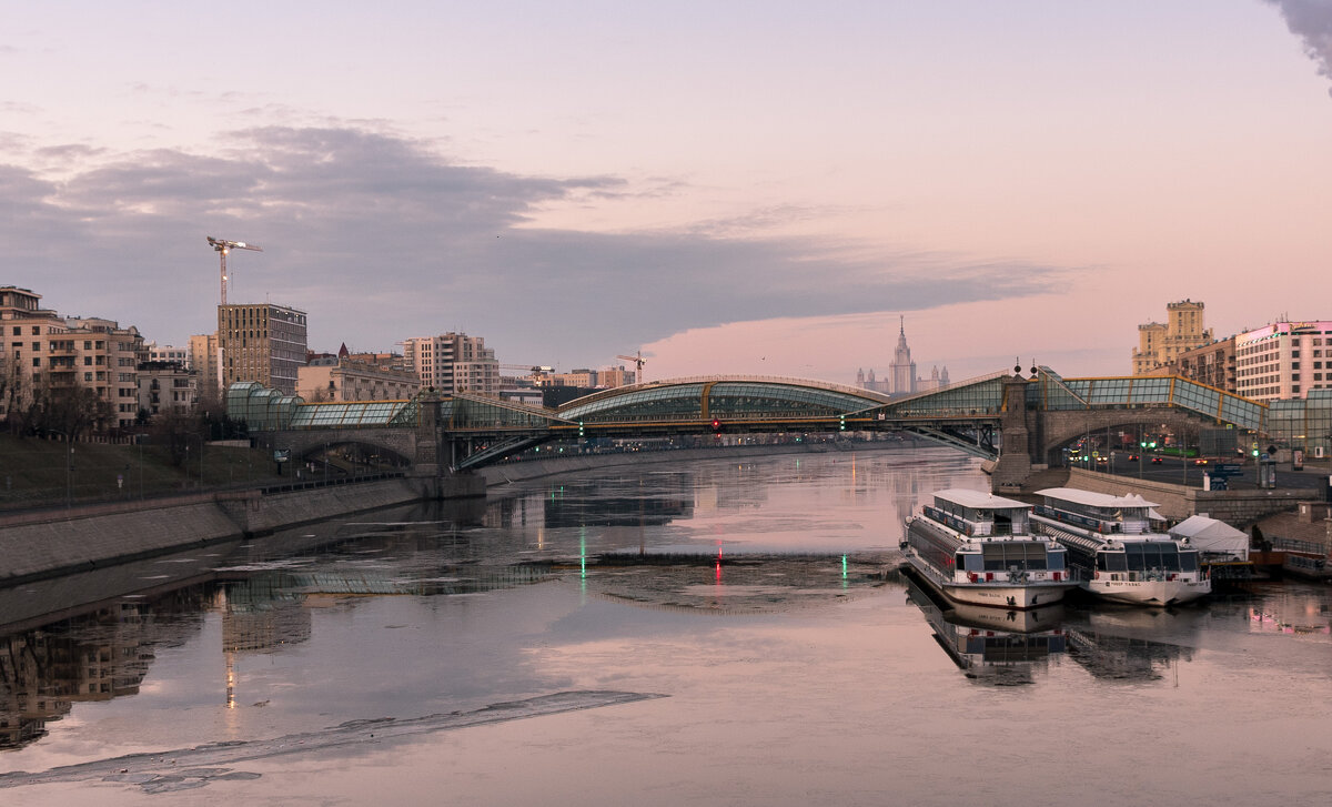 Утро на Москва-реке. - Владимир Безбородов