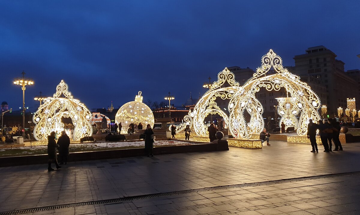 Театральная площадь, Москва - Генрих 