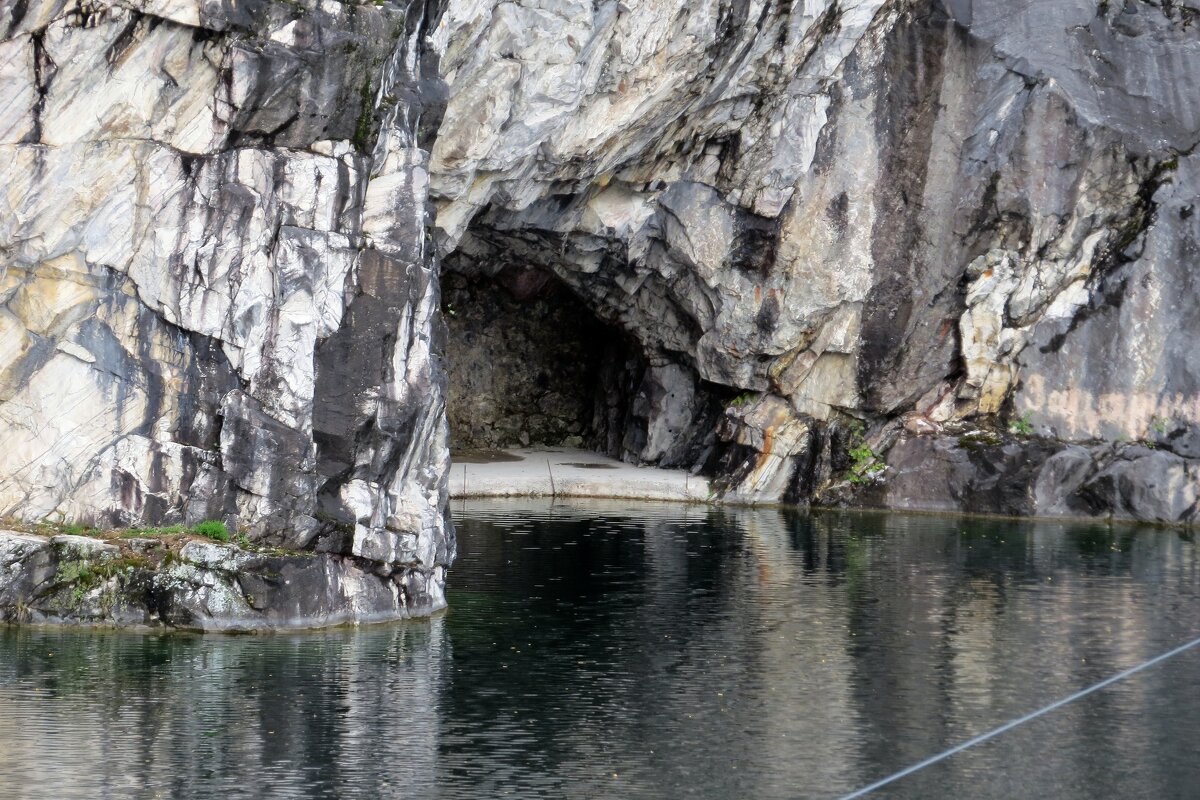 Пещера - Вера Щукина