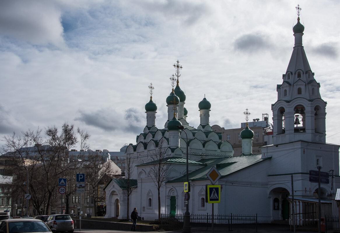 Гуляя по Москве. - Владимир Безбородов