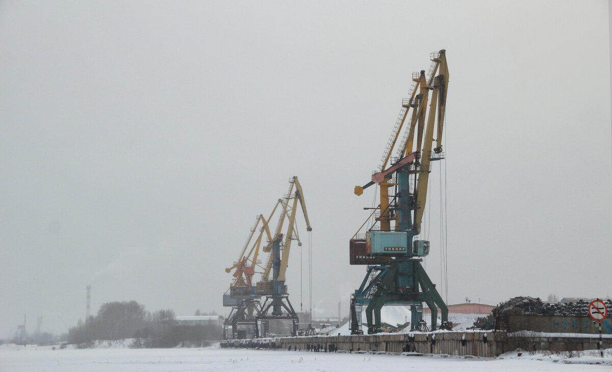 Краны в зимнем порту - Oleg S