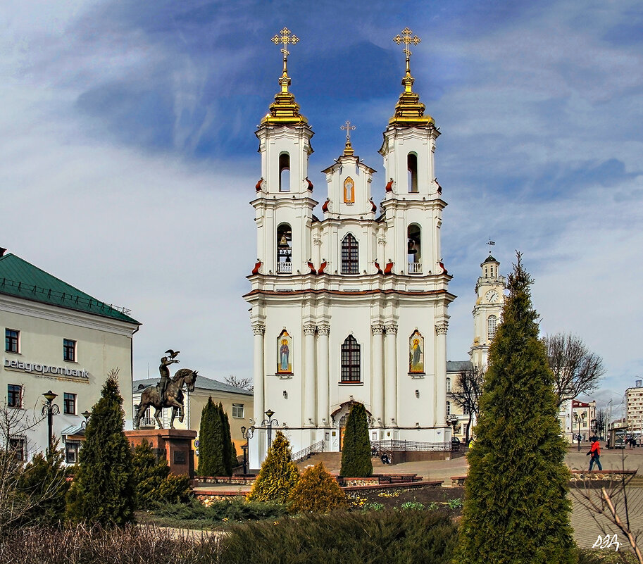 *** - Роланд Дубровский