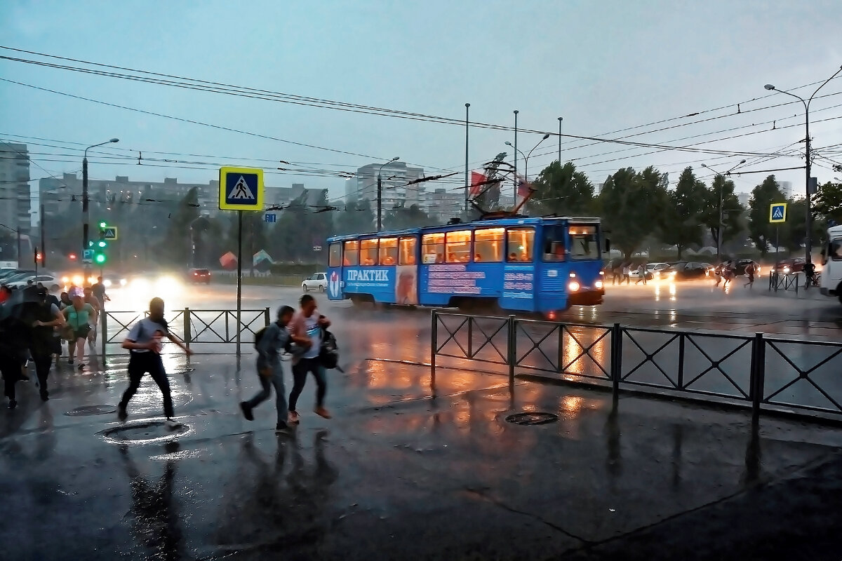 Вечерний дождь в городе - Андрей 
