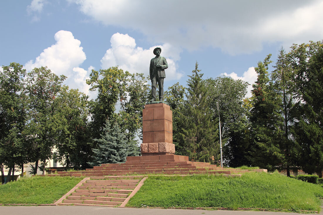 Памятник И.В.Мичурину. Мичуринск. Тамбовская область - MILAV V