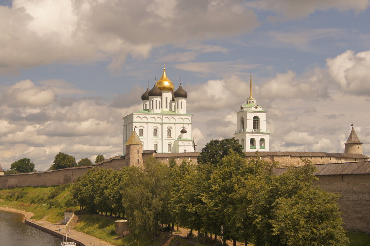 Псков Кремль и Троицкий собор