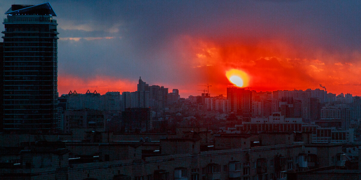 Краски заката над городом - Олег 