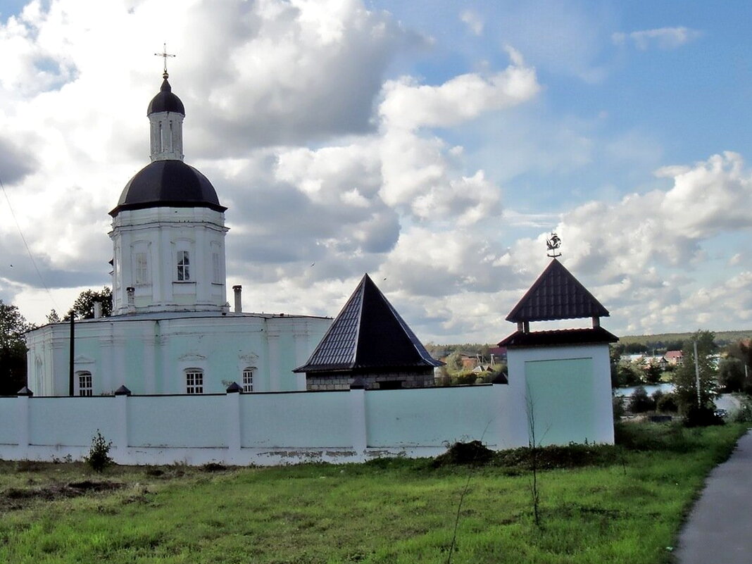 Троицкая церковь в Ельдигино. - Ольга Довженко