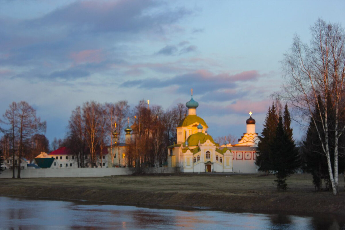 Вид на монастырь - Сергей Кочнев