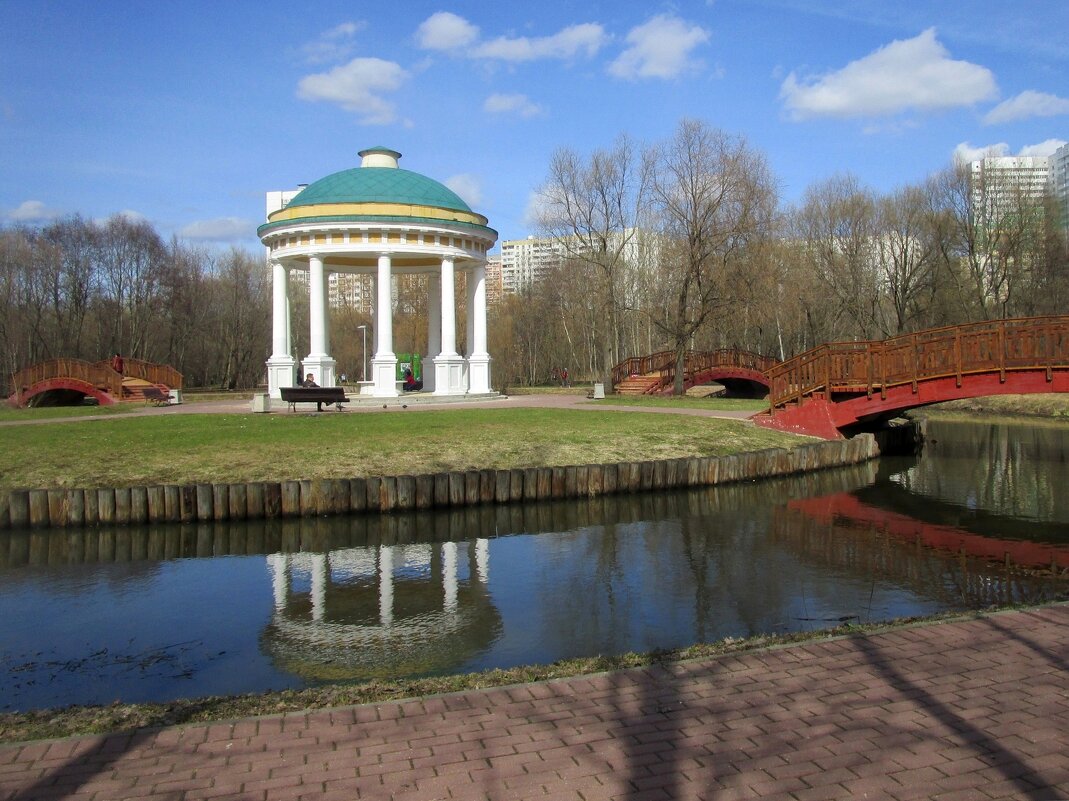 Ротонда "Храм воздуха" в парке около усадьбы Свиблово - Ольга Довженко