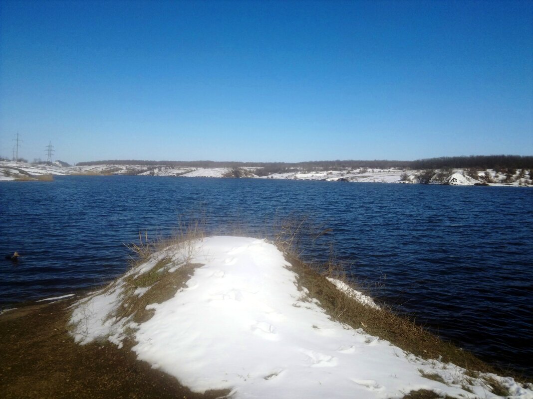 Шахты. Последний снег на берегах Грушевского водохранилища. - Пётр Чернега