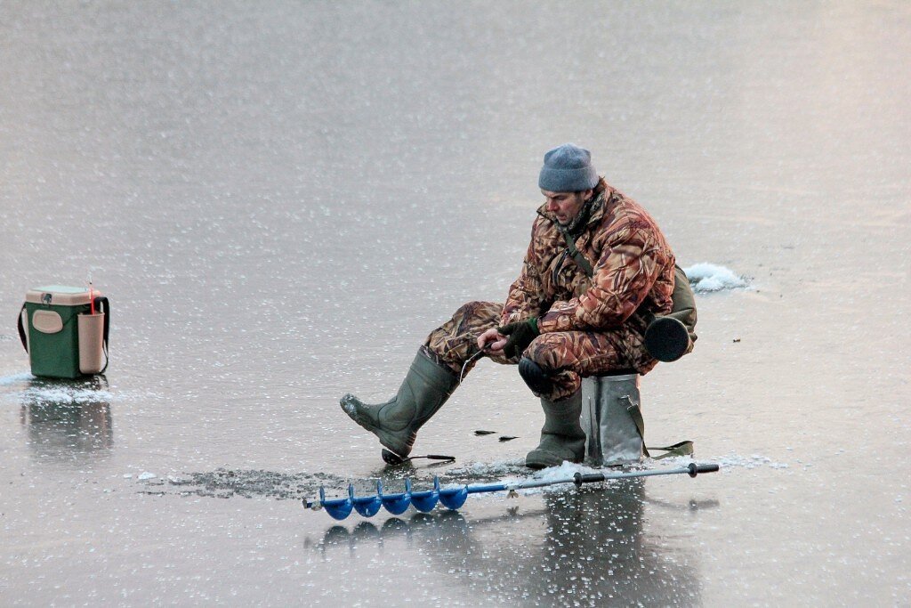 На зимней рыбалке - Дмитрий Балашов