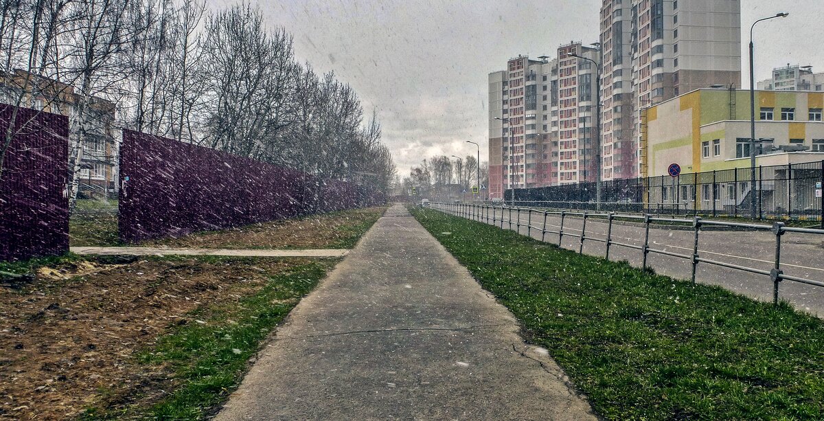 Безлюдный и снежный апрель - Валерий Иванович