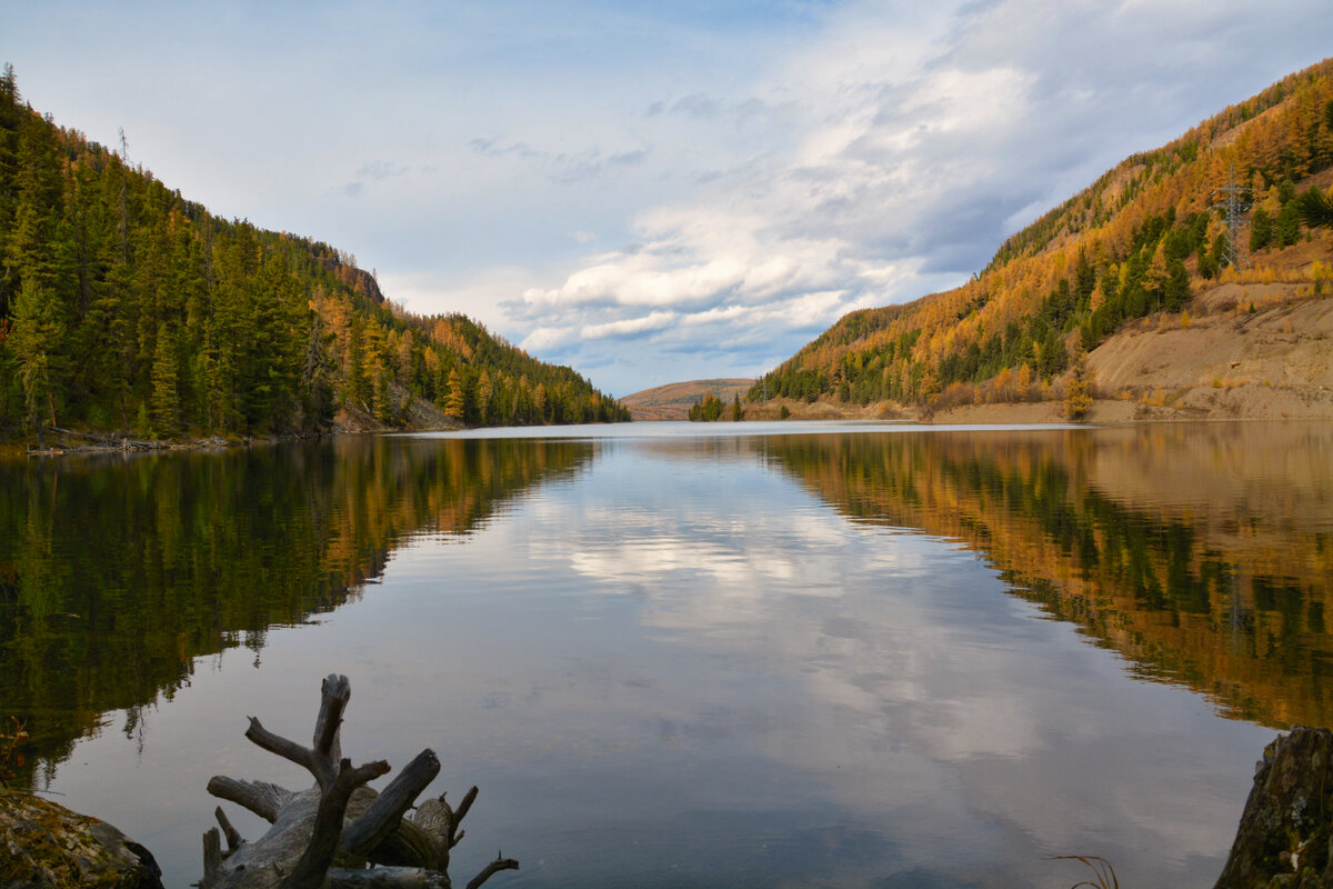 Осень на озере. - Валерий Медведев
