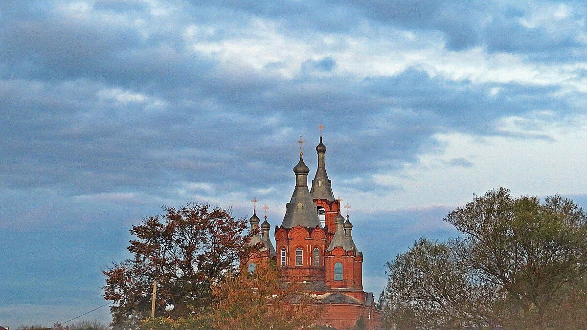 Утро  у храма . - Виталий Селиванов 