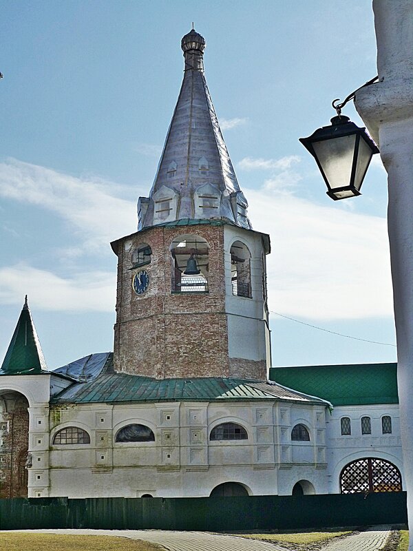 Колокольня Архиерейского дома (1635 год) - Лидия Бусурина