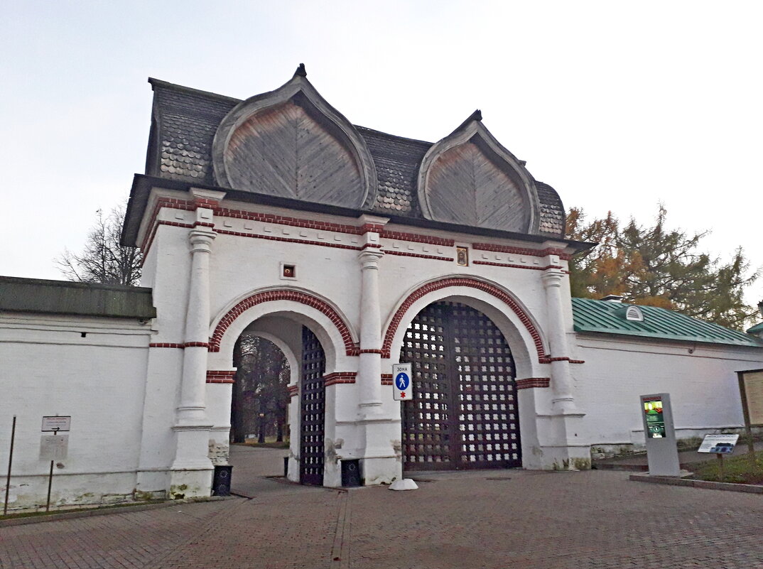 Спасские (Задние) ворота со Стрелецкими караульнями - Александр Качалин