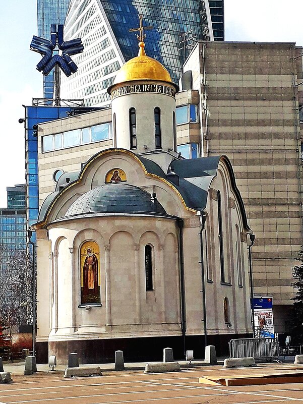 ХРАМ ПРП.СЕРАФИМА САРОВСКОГО В ЭКСПОЦЕНТРЕ. МОСКВА - Лидия Бусурина