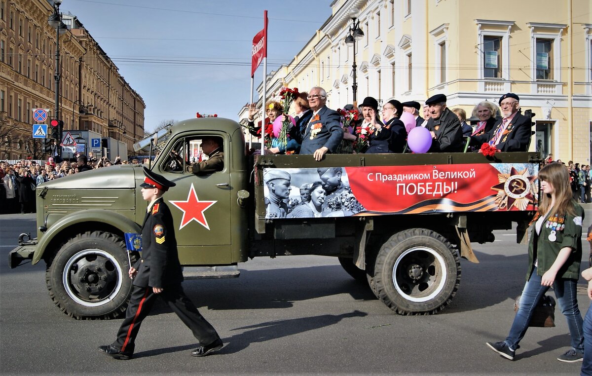 На Невском 9МАЯ - Виктор Никитенко