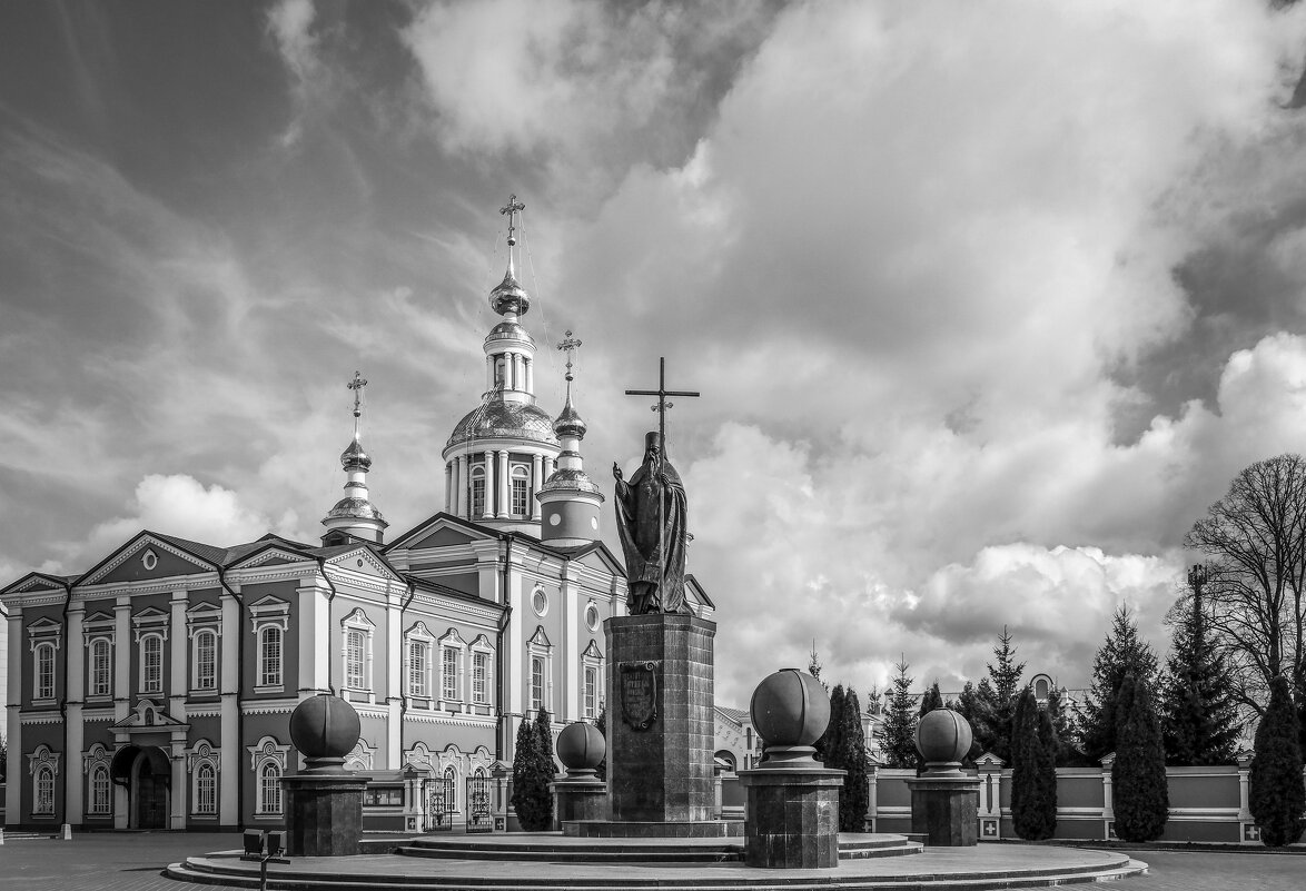 Спасо - Преображенский собор Тамбова.Памятник святителю Питириму. - Александр Селезнев