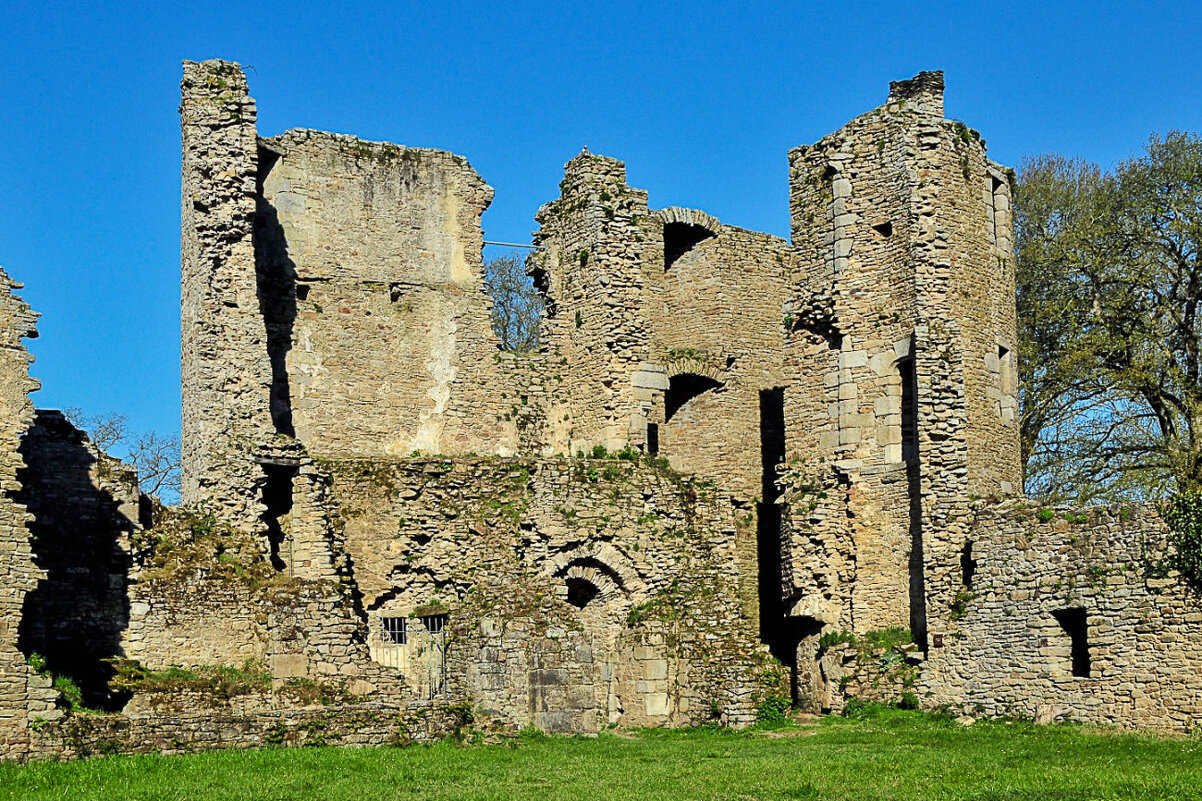 замок Ranrouet  XIII век - Георгий А