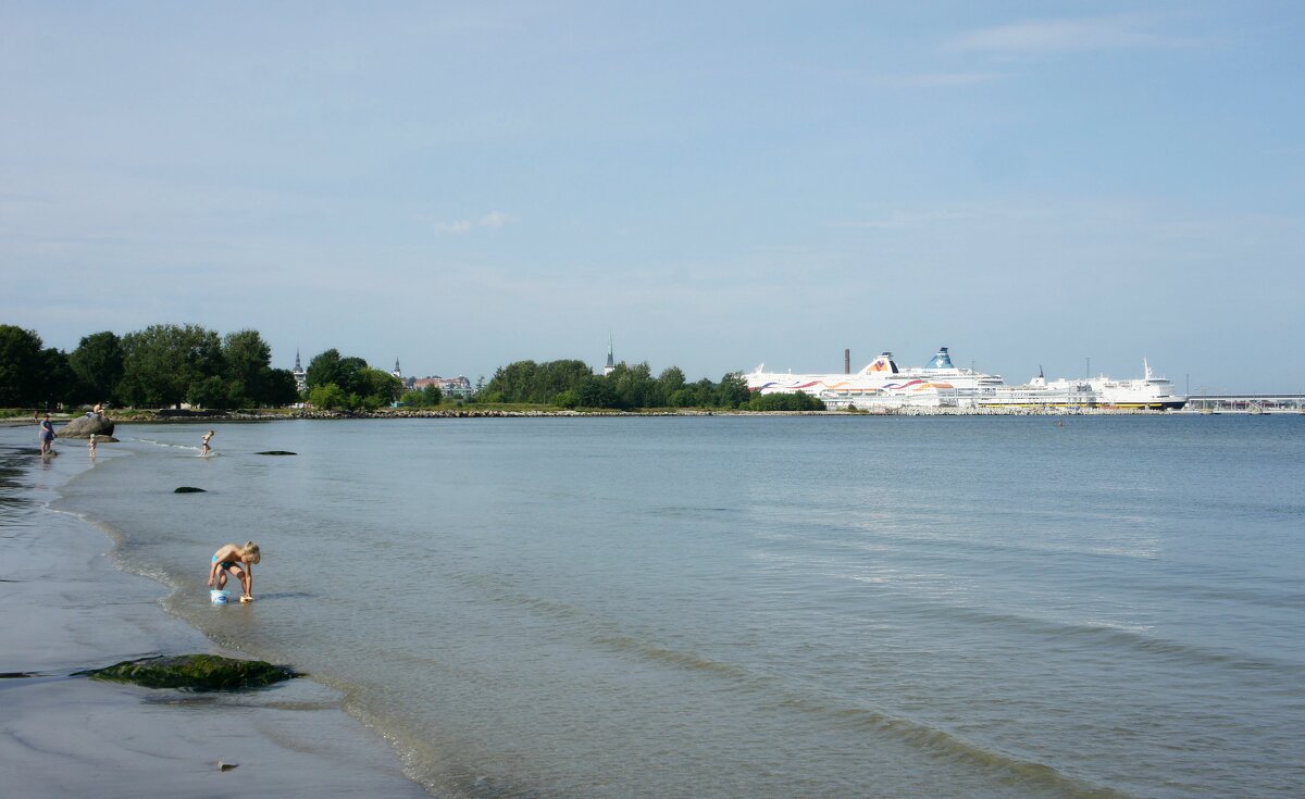 Район Пирита. Пляж. Вид на Таллинский порт - Елена Павлова (Смолова)