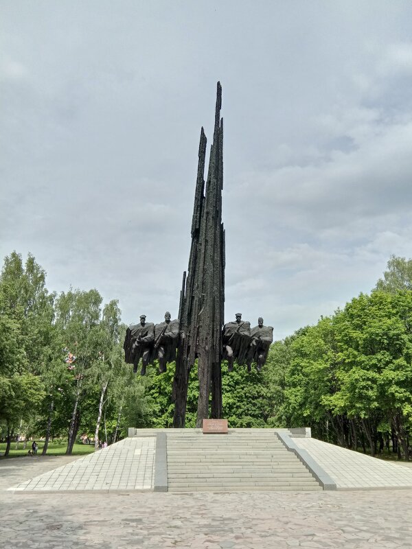 Памятник советско-польскому братству по оружию - Tarka 