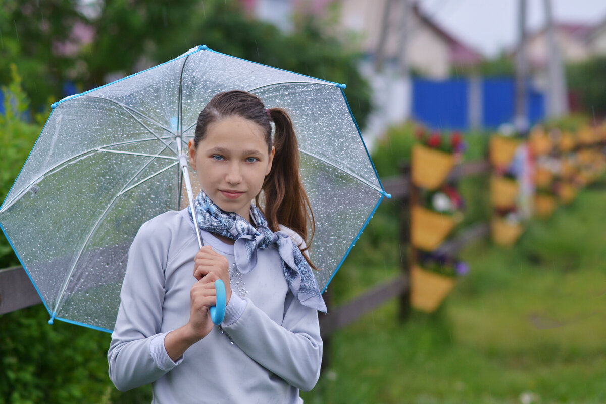 Портрет девочки с зонтом - Любовь Гулина