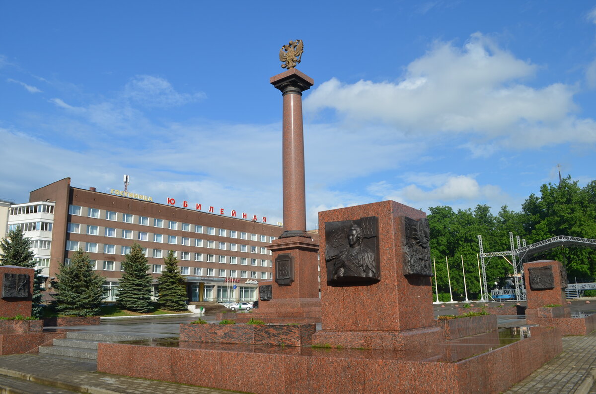 Великие Луки, июнь 2020, на площади Ленина... - Владимир Павлов