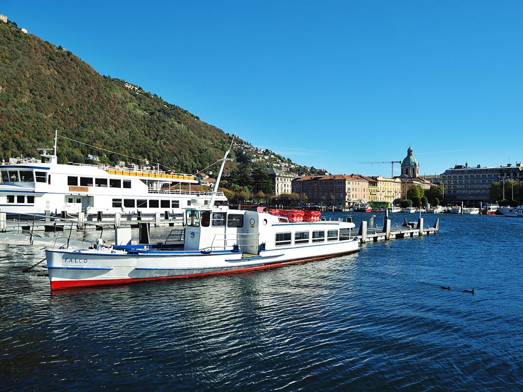 Lago di Como Oзеро Комо, город Como Италия - wea *