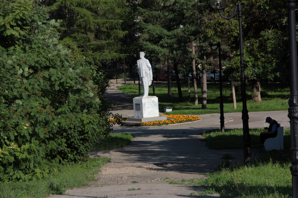 Владимир Маяковский - Александр Алексеев