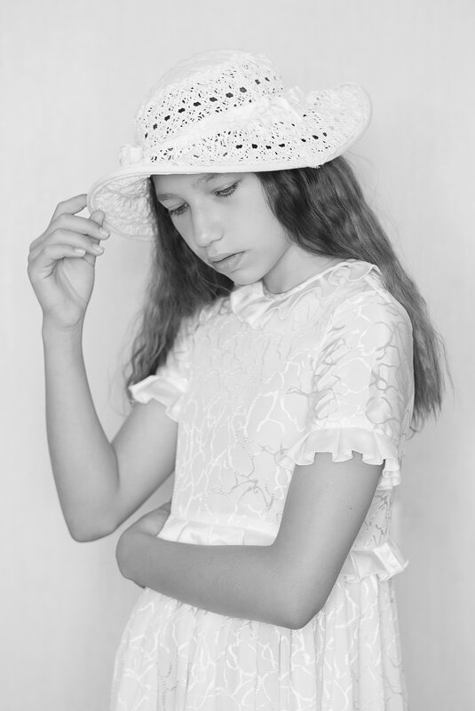 Девочка в шляпе - Любовь Гулина