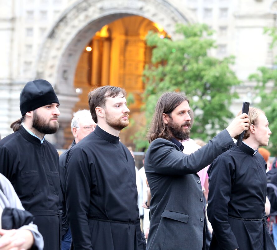 Священники на Красной площади - Валерий 