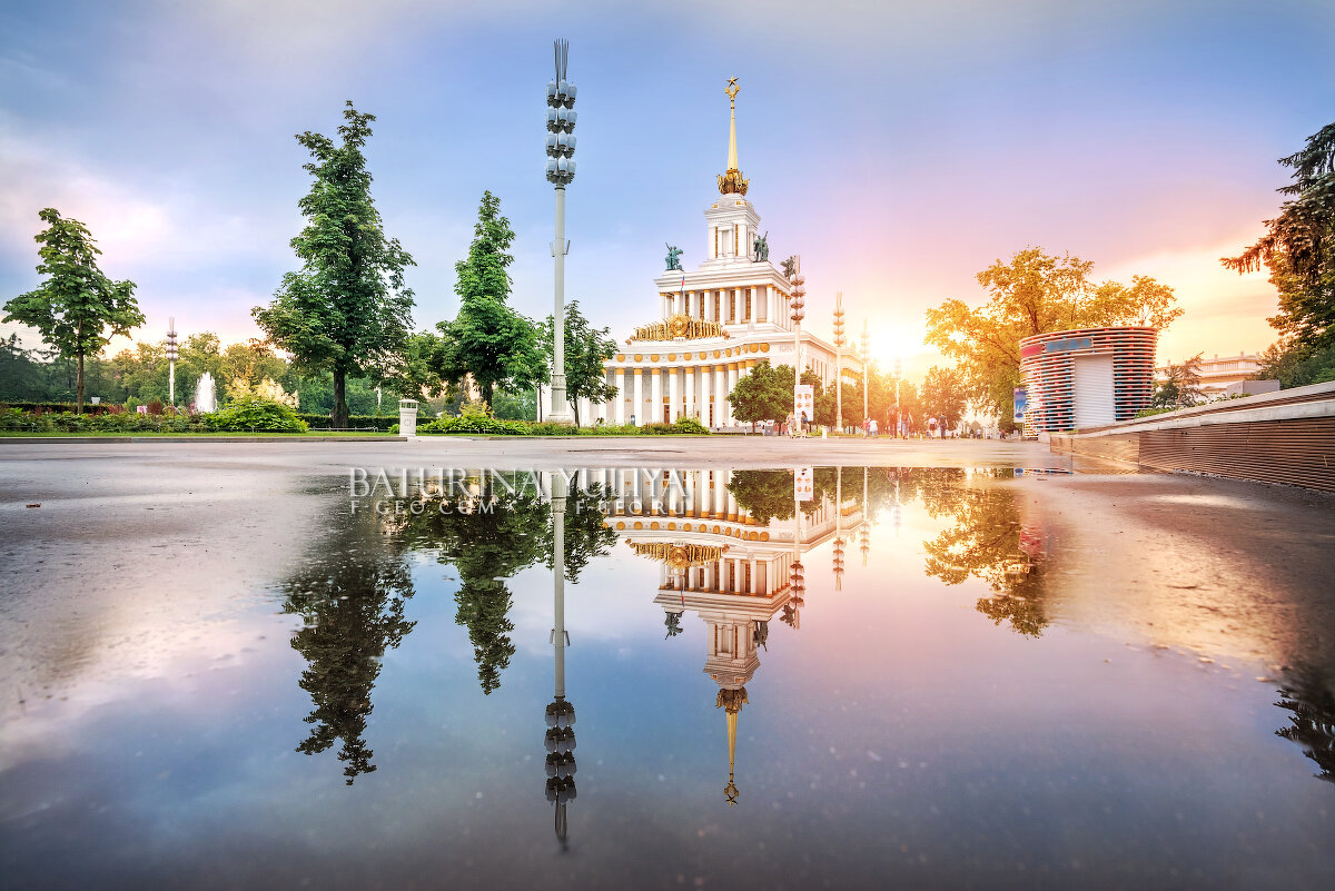 Центральный павильон и отражения - Юлия Батурина