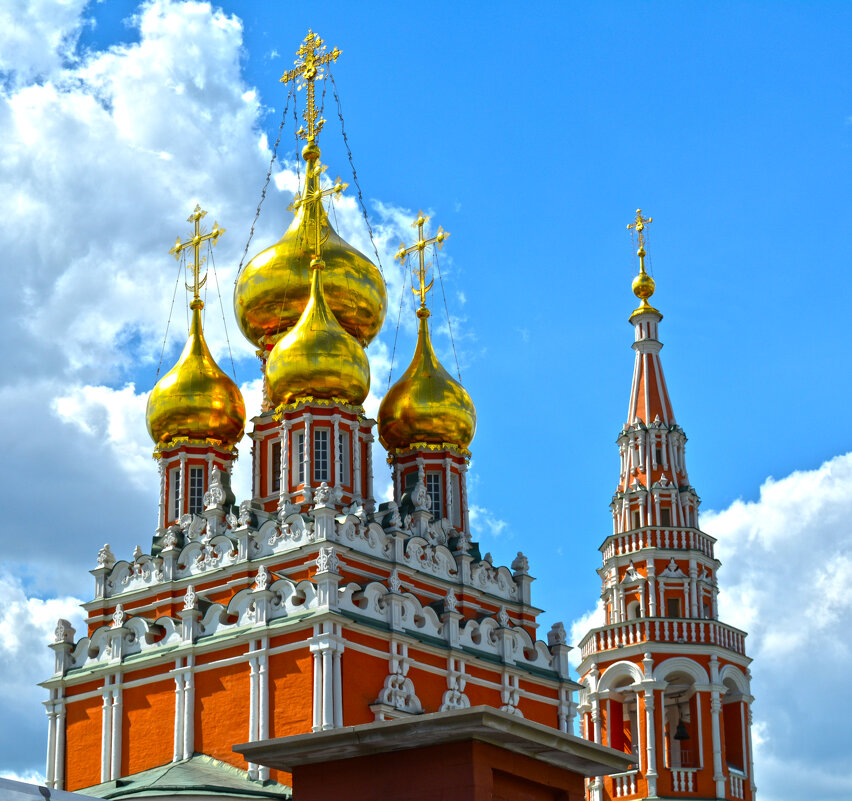 Купола  Воскресенской  церкви  в  Кадашах - Русский Шах Гончар