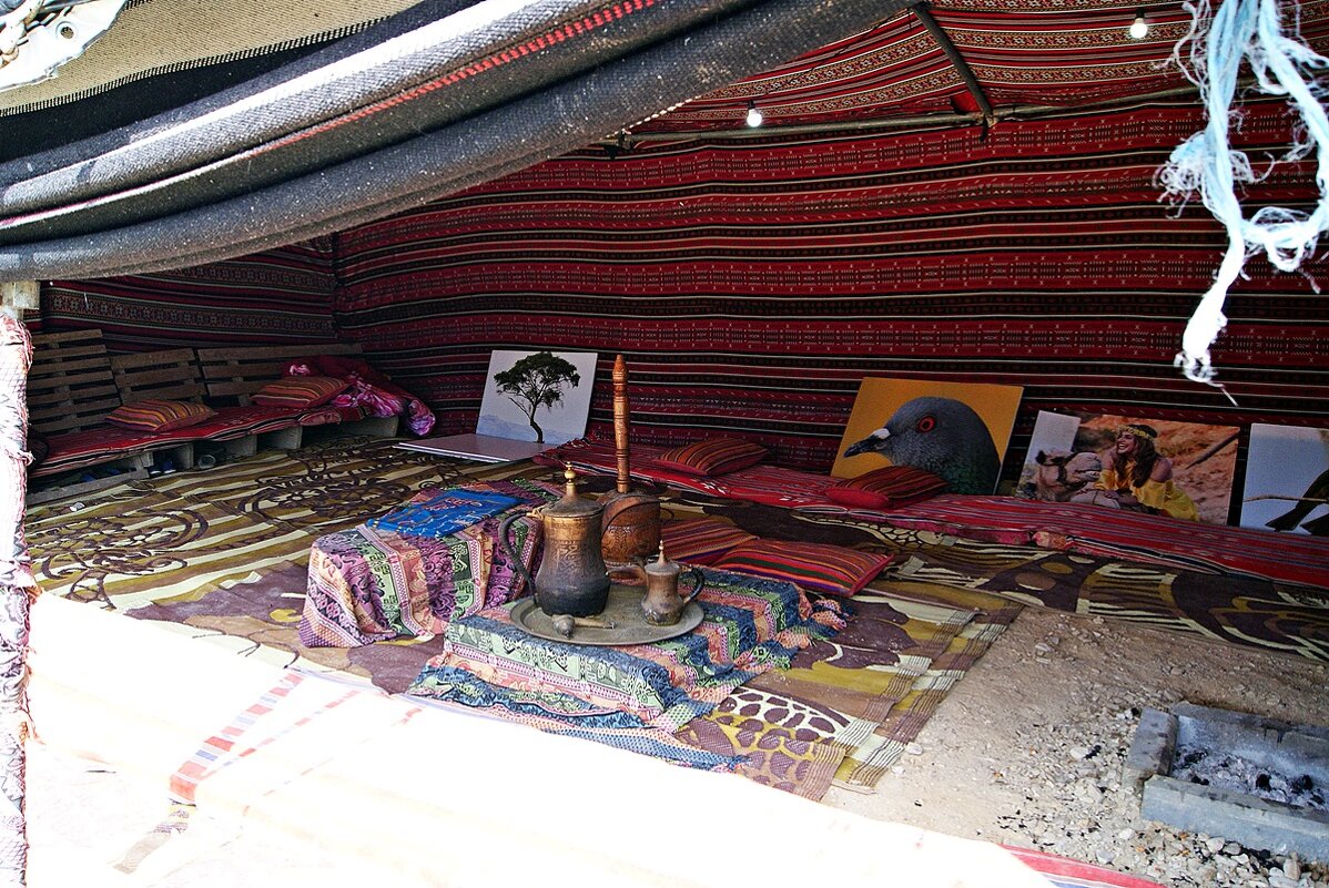 в бедуинском шатре - Александр Корчемный