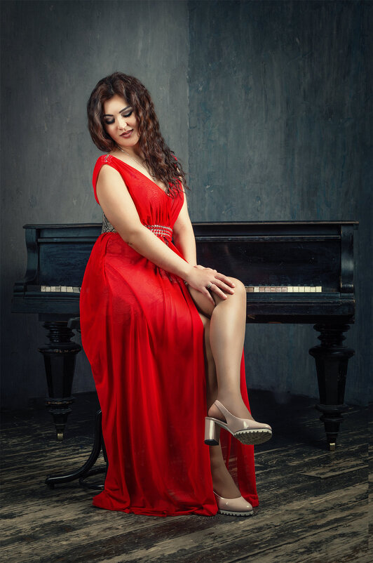 Belle fille au piano - Сергей Бухарев