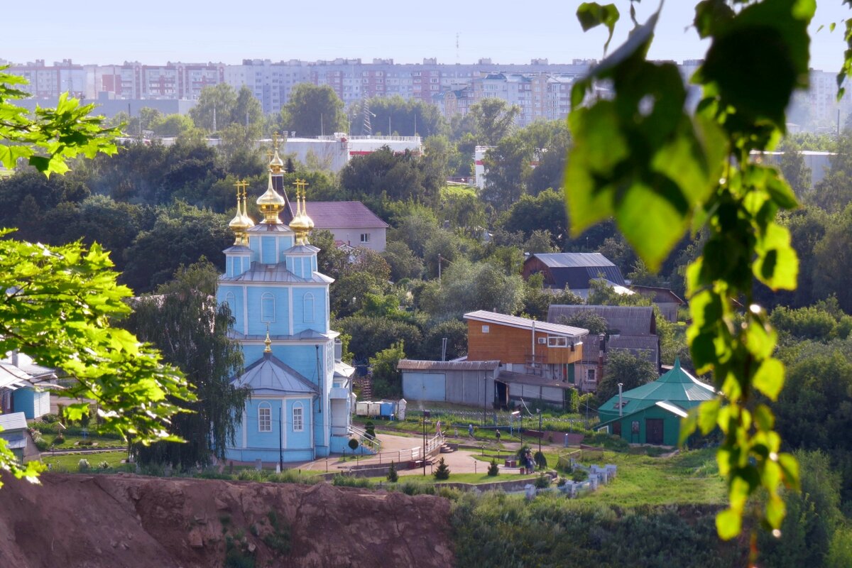 Вид на Казанскую церковь в селе Великий Враг. - Ната Волга