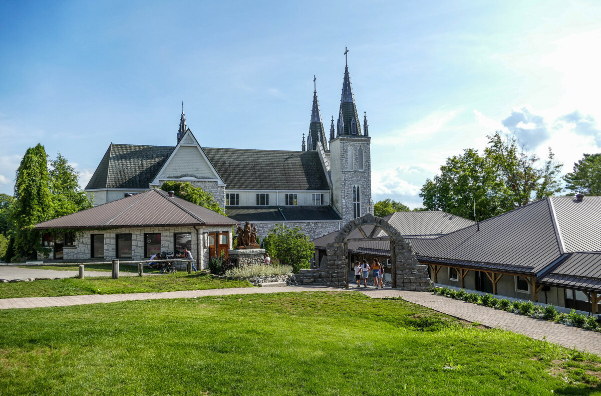 Храм мучеников (Martyrs Shrine) в г. Мидленд (Канада) - Юрий Поляков